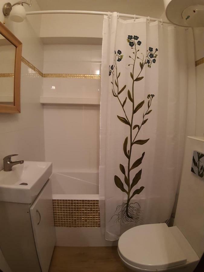 Apartament Beksa Lägenhet Sanok Exteriör bild